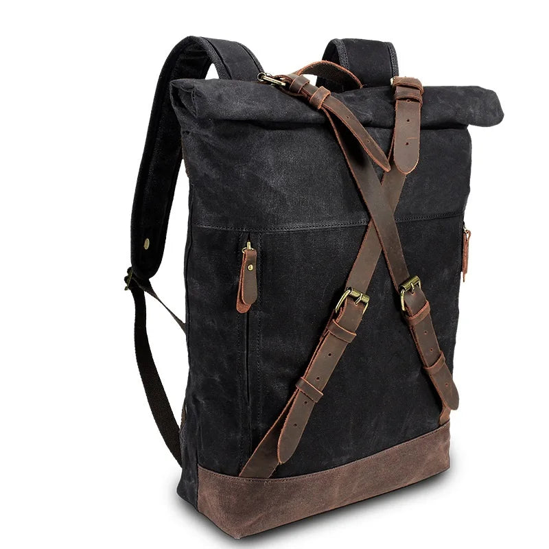 Rucksack aus gewachstem Canvas und Leder — Modell C — Rückansicht; Details zum Trageriemen
