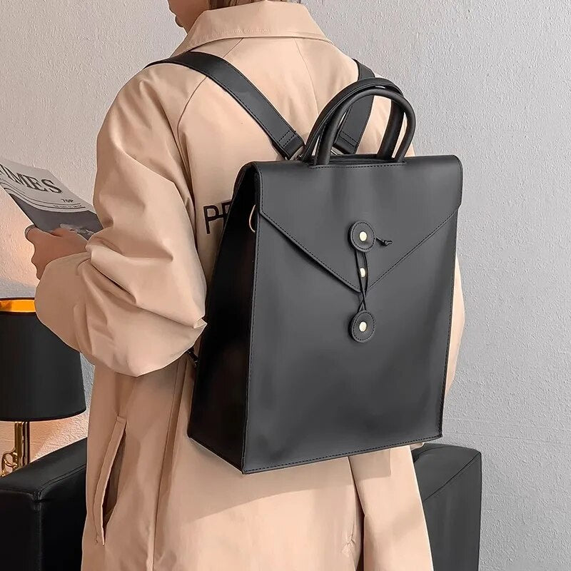 Rucksack aus Mikrofaser-PU-Kunstleder — Modell A — Anwendungsbeispiel; Rückansicht