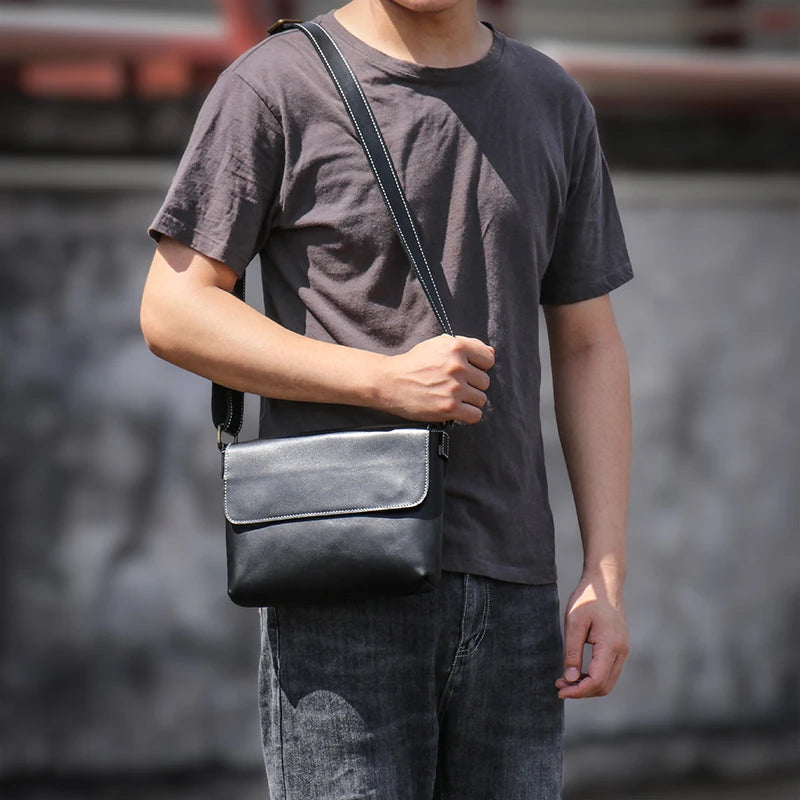 กระเป๋าสะพายไหล่ทรงบาง หนังเครซี่ฮอร์ส — รุ่น T