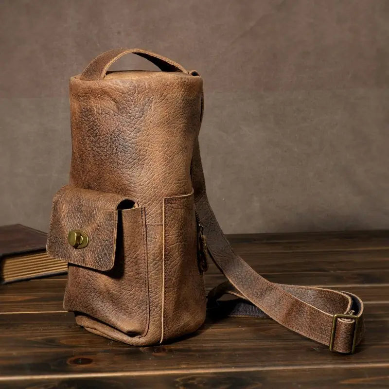 Crossbodyväska i crazy horse-läder — Modell U — Materialets struktur