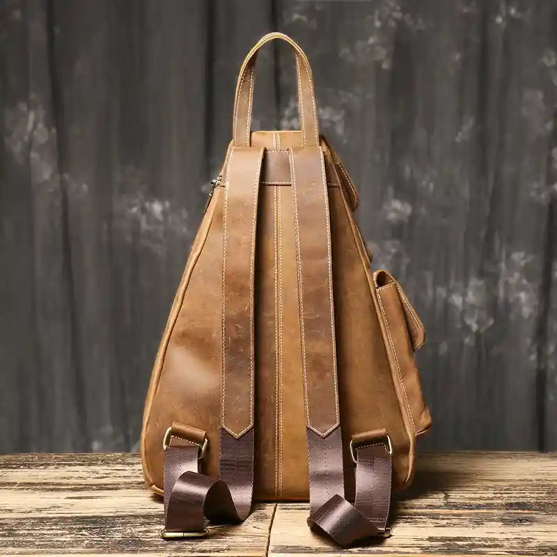 Mochila em pele crazy horse — Modelo X