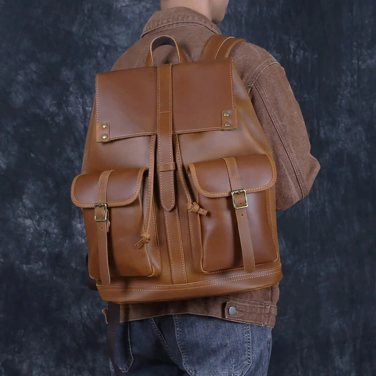 Rucksack aus Crazy Horse-Leder — Modell AR