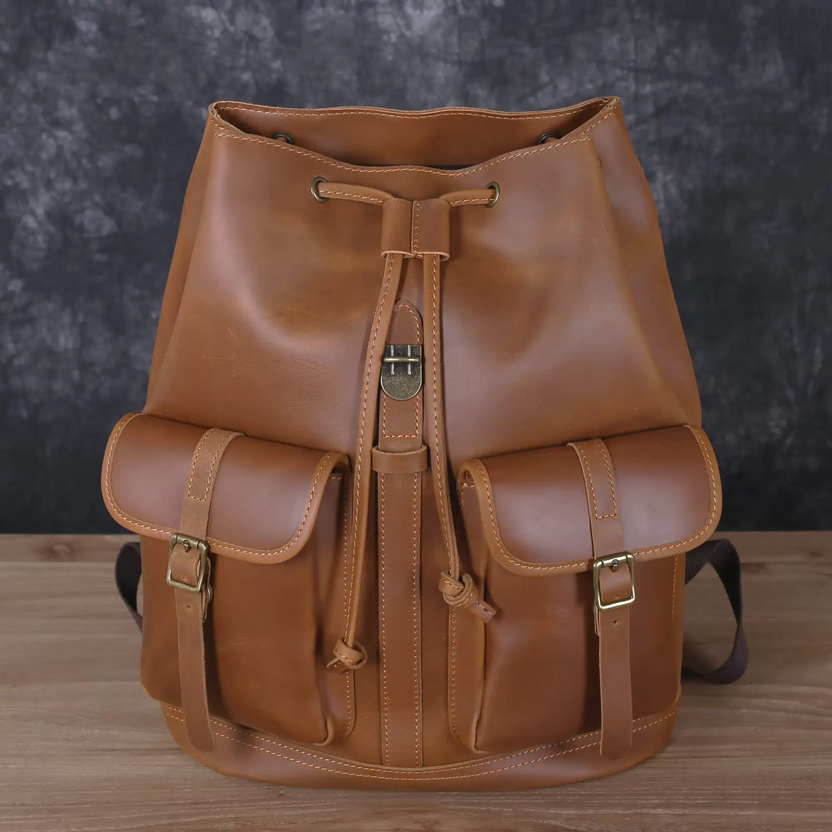 Rucksack aus Crazy Horse-Leder — Modell AR