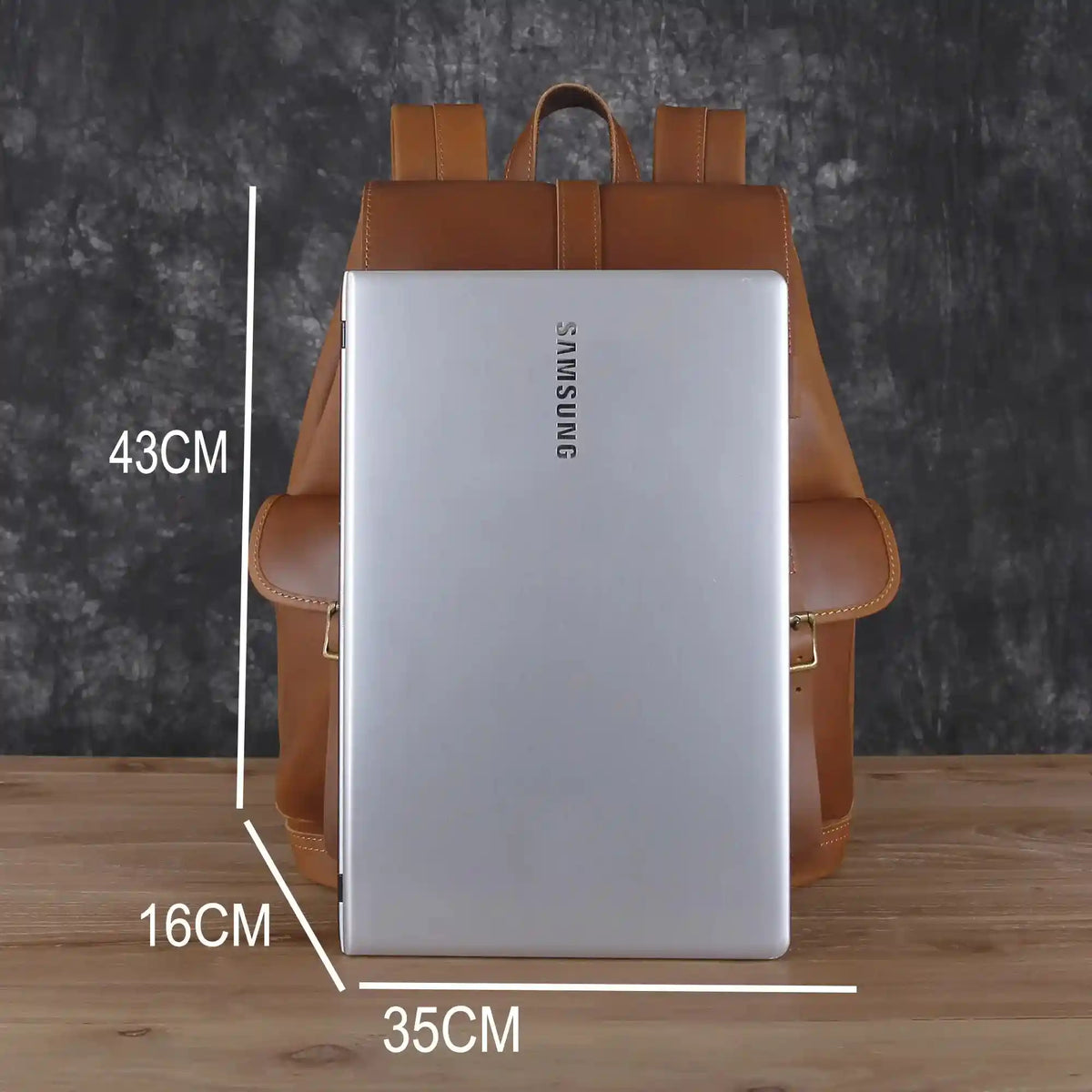 Rucksack aus Crazy Horse-Leder — Modell AR