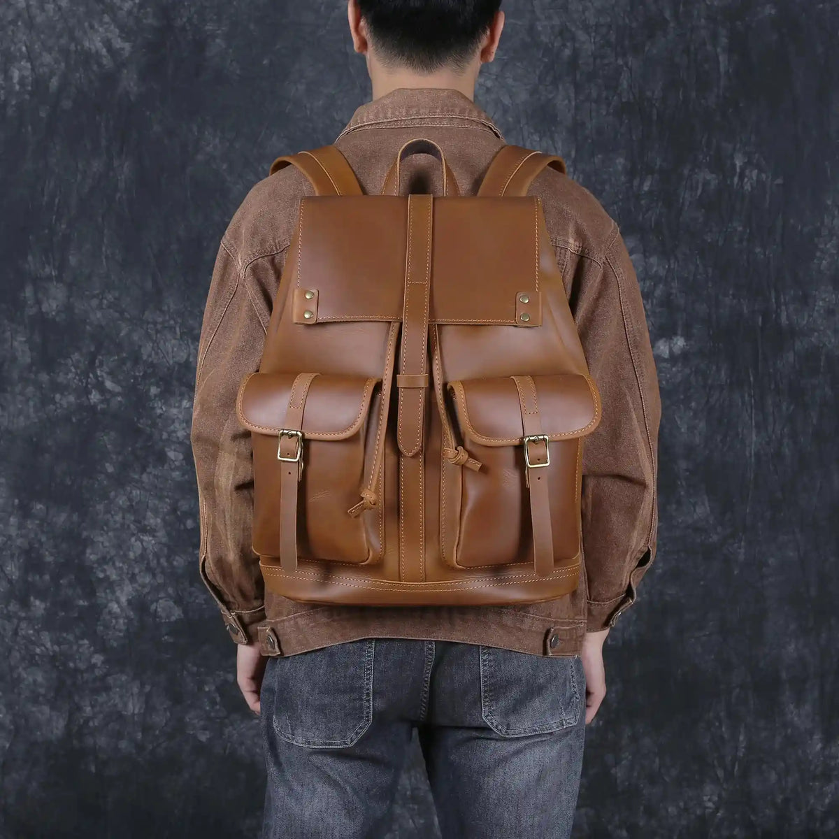 Rucksack aus Crazy Horse-Leder — Modell AR