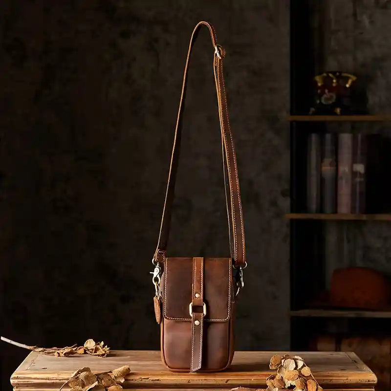 Mini sac à bandoulière en cuir crazy horse — Modèle P