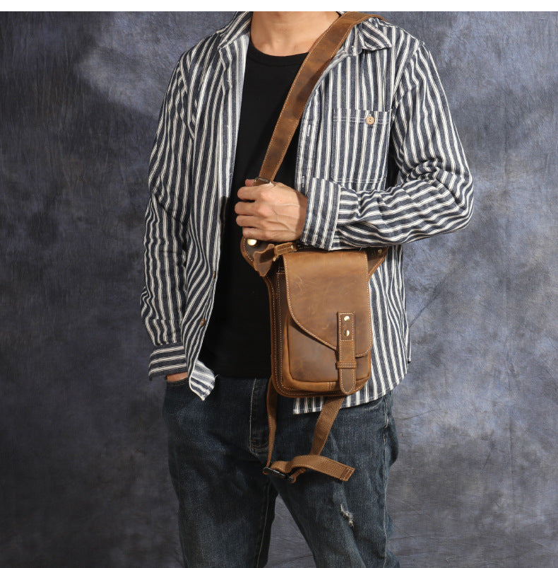 Crossbody-Tasche aus Crazy Horse-Leder — Modell Q — Detailansicht