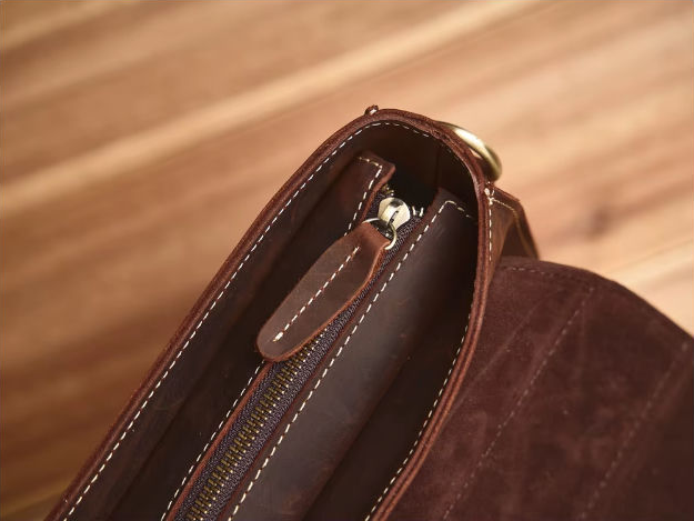 Portfölj i crazy horse-läder — Modell AC — Detaljbild 14