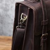 Mochila com duas formas de transporte em pele crazy horse — Modelo AL