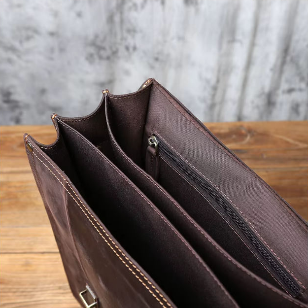 Mochila com duas formas de transporte em pele crazy horse — Modelo AL