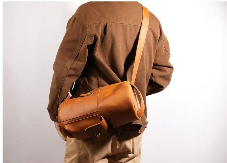 Crossbodyväska i crazy horse-läder — Modell U — Detaljbild 5
