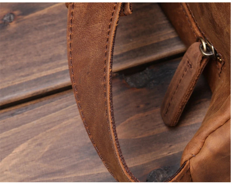 Bauchtasche aus Crazy Horse-Leder — Modell J — Detailansicht