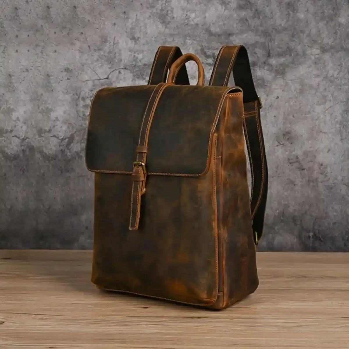 Rucksack aus Crazy Horse-Leder — Modell W