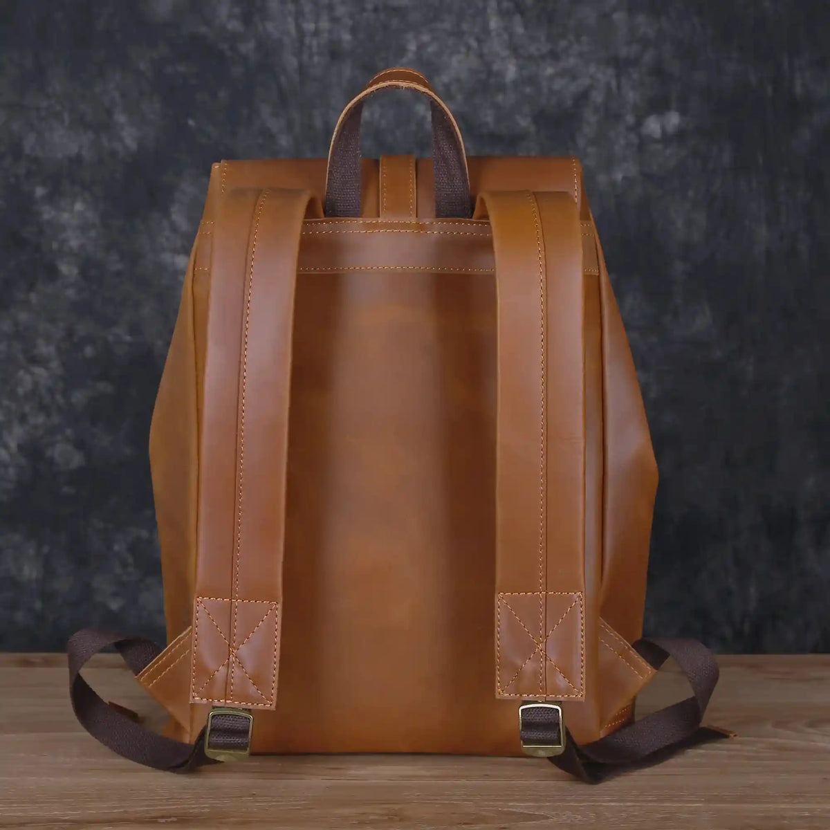 Rucksack aus Crazy Horse-Leder — Modell AR
