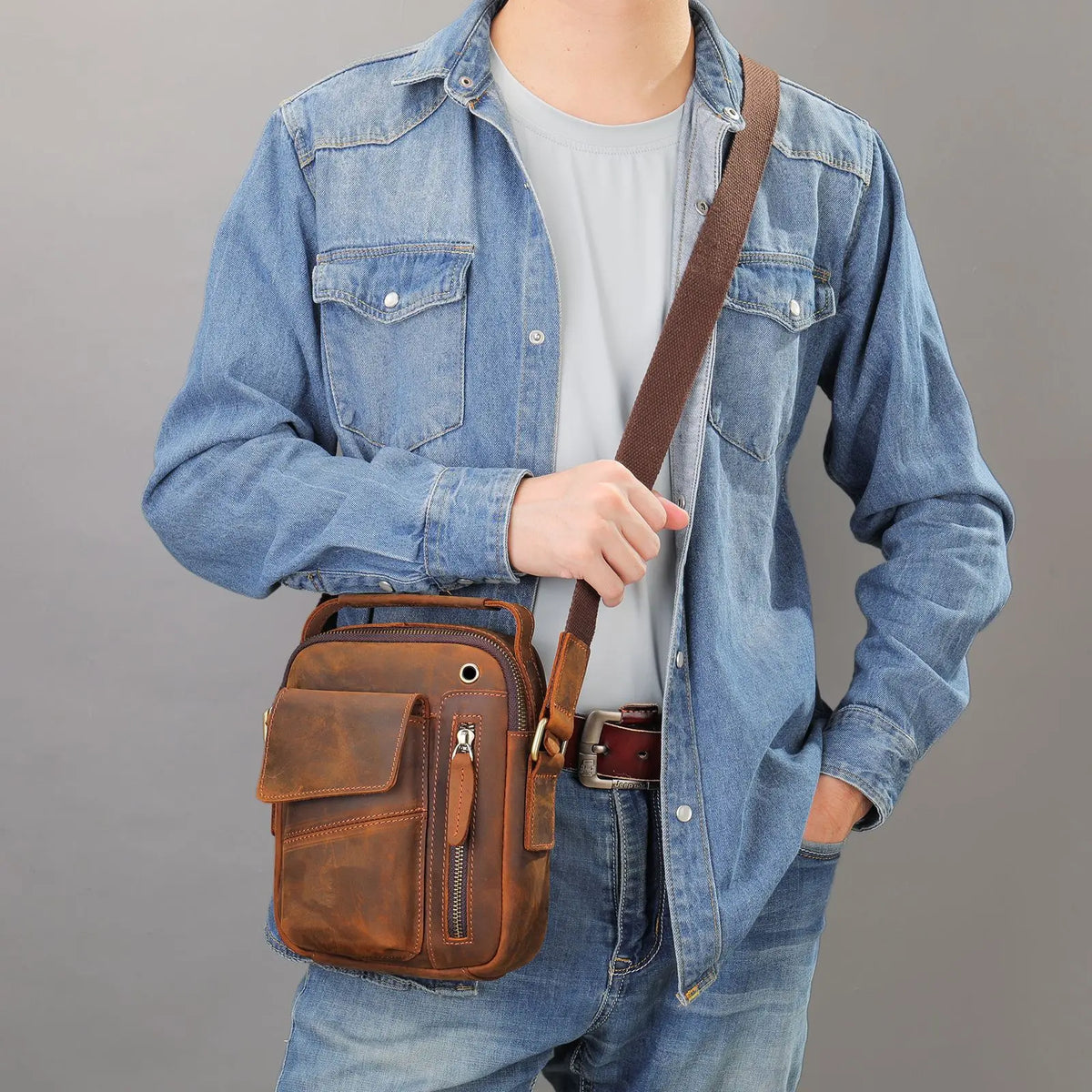 Mini bolsa de ombro em pele crazy horse — Modelo V