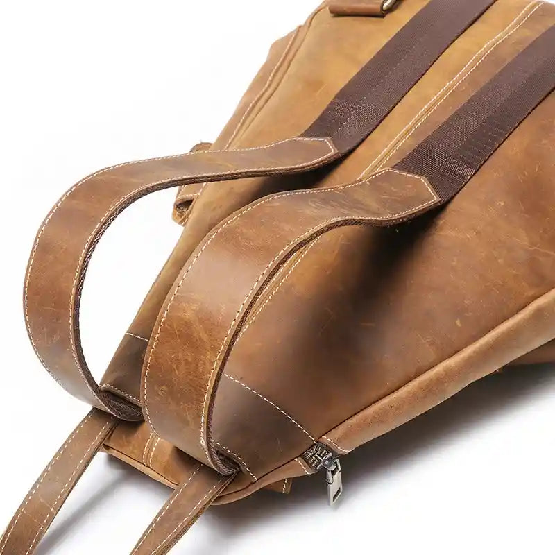 Mochila em pele crazy horse — Modelo X