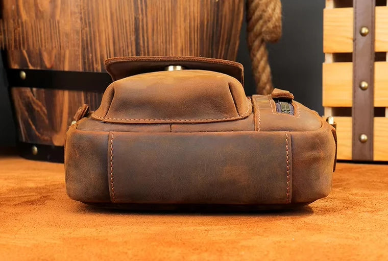 Mini bolsa de ombro em pele crazy horse — Modelo V
