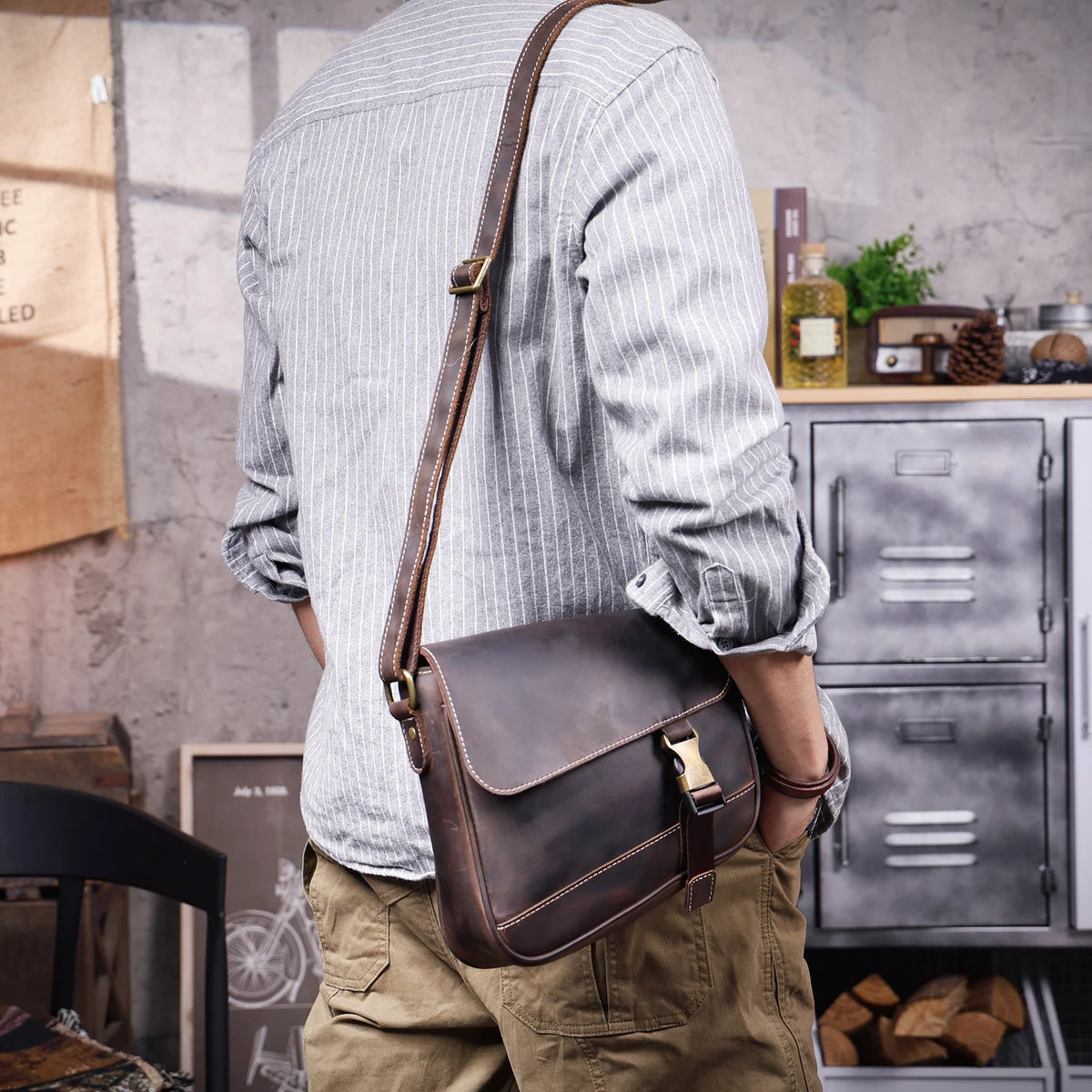 Crazy-Horse-Leder-Schultertasche_AR