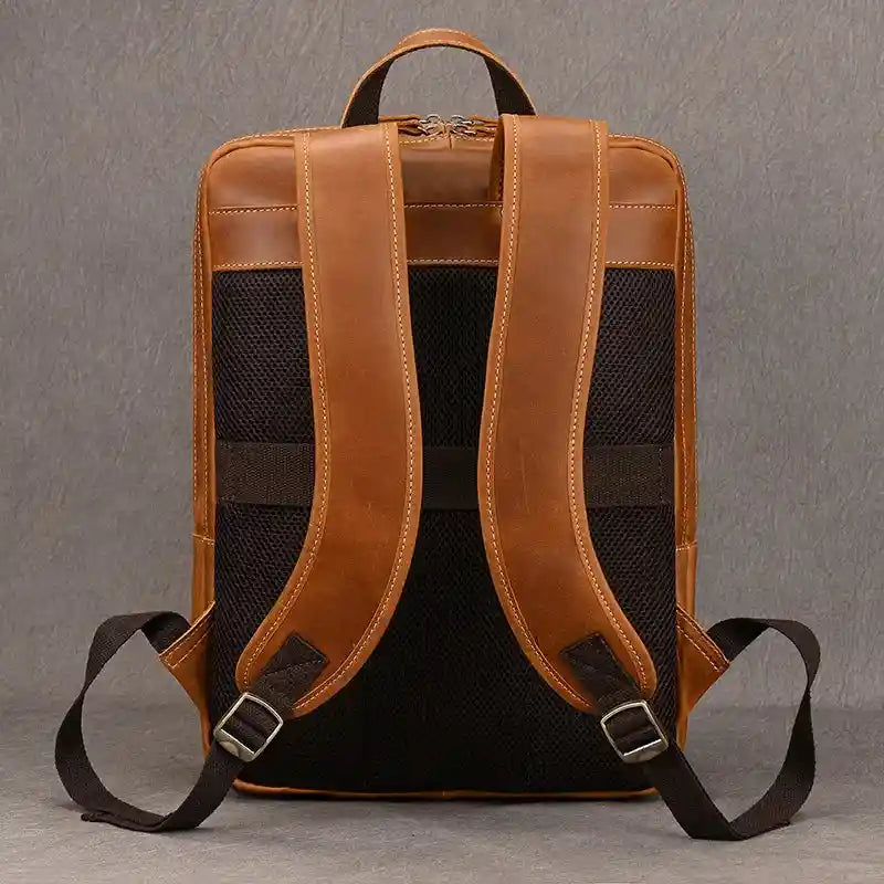Mochila em pele crazy horse — Modelo Z