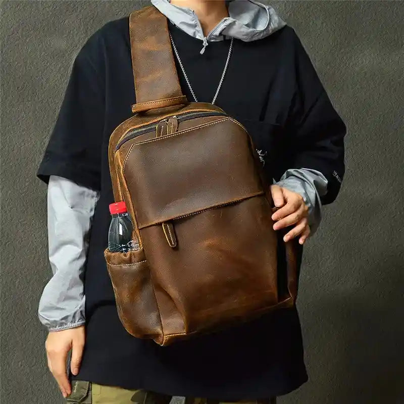Crossbodyväska i crazy horse-läder — Modell O