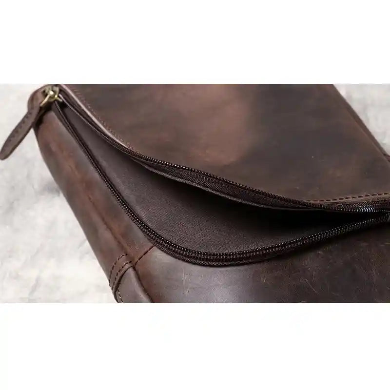 Crossbodyväska i crazy horse-läder — Modell F