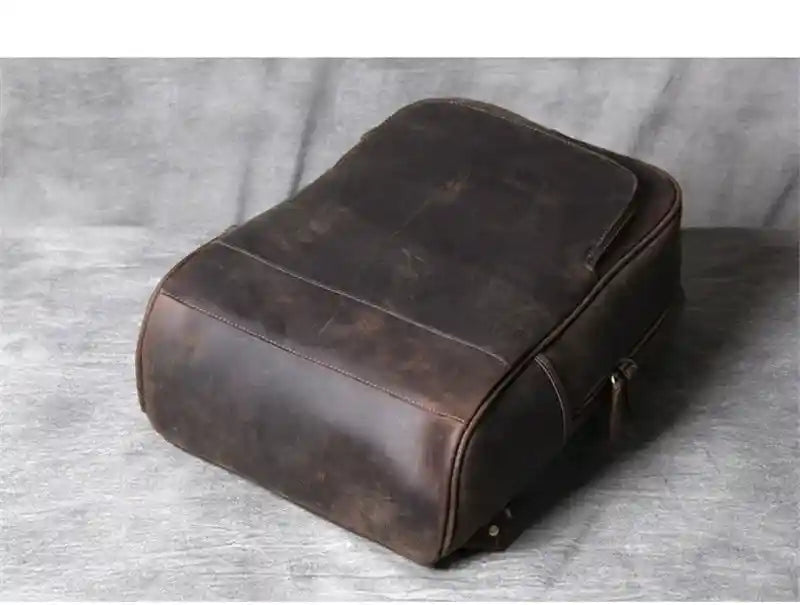 Mochila em pele crazy horse — Modelo AC