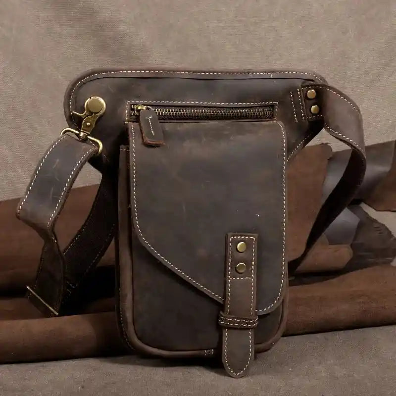 Crossbody-Tasche aus Crazy Horse-Leder — Modell Q — Produktansicht
