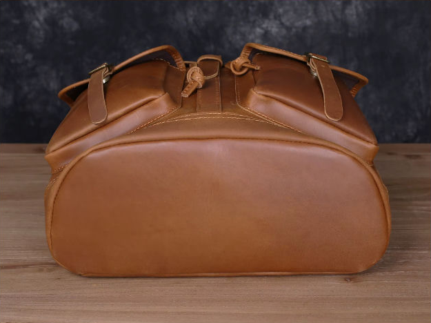Rucksack aus Crazy Horse-Leder — Modell AR — Detailansicht 7