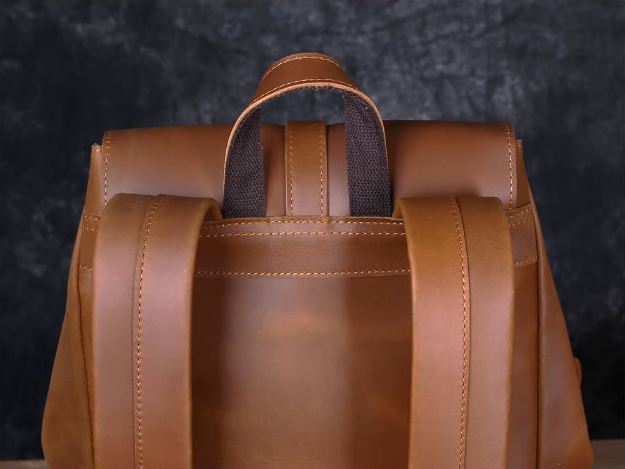 Rucksack aus Crazy Horse-Leder — Modell AR — Detailansicht 13
