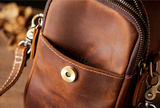 Mini-axelväska i crazy horse-läder — Modell P — Detaljbild
