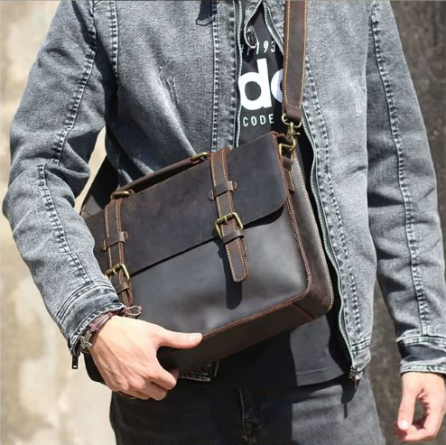 Sac de travail à deux modes de portage en cuir crazy horse — Modèle AD — Vue détaillée 4