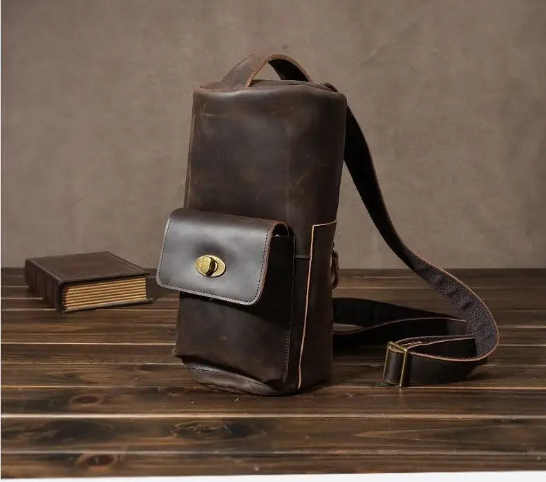 Crossbodyväska i crazy horse-läder — Modell U — Detaljbild 1