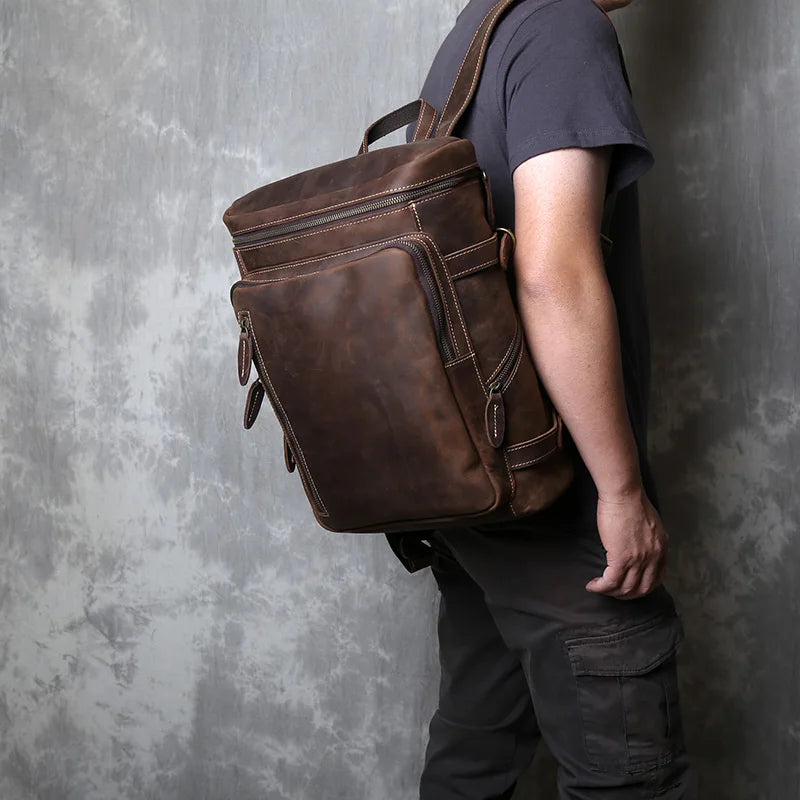 Mochila em pele crazy horse — Modelo P — Imagem de detalhe 3