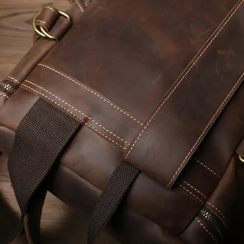 Mochila em pele crazy horse — Modelo P — Imagem de detalhe 10