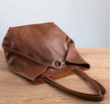 Bolsa de ombro grande com clutch a condizer em pele sintética PU — Modelo A — Castanho; Ferragens e fechos